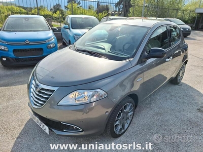 Usato 2015 Lancia Ypsilon 1.2 Benzin 69 CV (8.500 €)