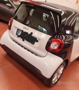 Usato 2015 Smart ForTwo Coupé 1.0 Benzin 71 CV (11.000 €)