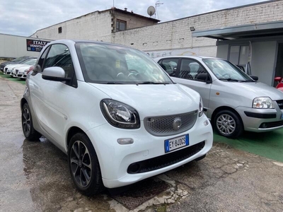 Usato 2015 Smart ForTwo Coupé 1.0 Benzin 71 CV (8.900 €)