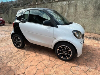 Usato 2016 Smart ForTwo Coupé 1.0 Benzin 61 CV (10.500 €)