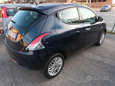 Usato 2017 Lancia Ypsilon 1.2 Benzin 69 CV (10.500 €)