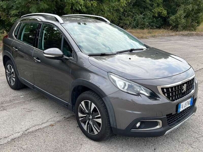 Usato 2017 Peugeot 2008 1.2 Benzin 110 CV (11.900 €)