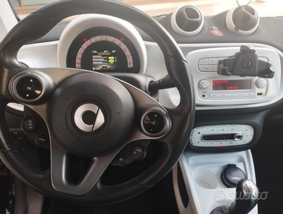 Usato 2017 Smart ForTwo Coupé 1.0 Benzin 71 CV (11.500 €)