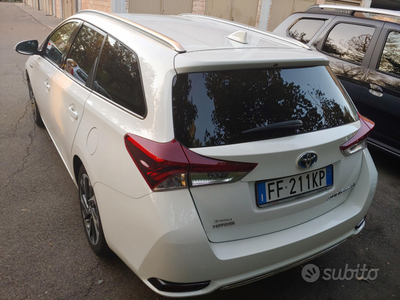 Usato 2017 Toyota Auris 1.8 Benzin 99 CV (14.000 €)