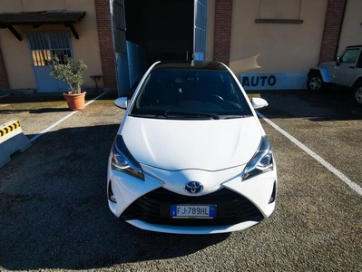 Usato 2017 Toyota Yaris Hybrid 1.5 El_Hybrid 73 CV (12.490 €)