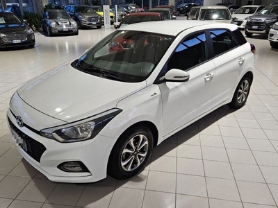 Usato 2018 Hyundai i20 1.2 Benzin 75 CV (12.900 €)