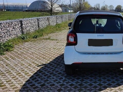 Usato 2018 Smart ForTwo Coupé 1.0 Benzin 71 CV (10.800 €)