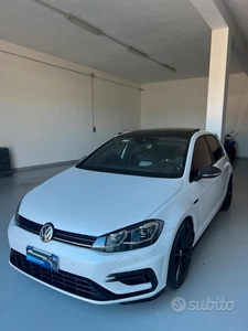 Usato 2019 VW Golf 2.0 Benzin 300 CV (37.900 €)