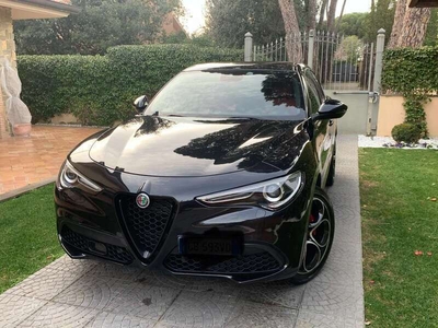 Usato 2020 Alfa Romeo Stelvio 2.0 Benzin 280 CV (34.000 €)