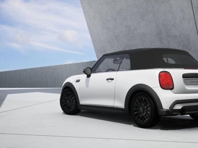 Usato 2023 Mini Cooper Cabriolet 1.5 Benzin 136 CV (33.613 €)