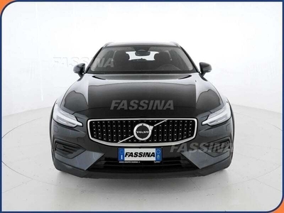 Usato 2023 Volvo V60 CC 2.0 El_Diesel 197 CV (43.900 €)