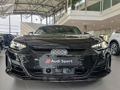 Usato 2024 Audi e-tron GT quattro El 190 CV (123.900 €)