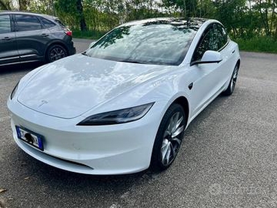 Vendo Tesla Model 3 RWD