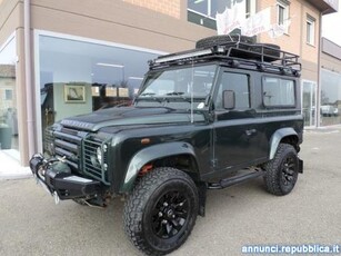 Land Rover Defender 90 90 2.4 TD4 Station Wagon Scandiano