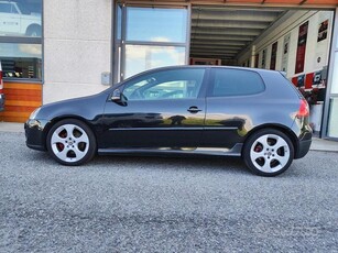 Usato 2005 VW Golf V 2.0 Benzin 200 CV (9.900 €)