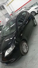 Usato 2014 Lancia Ypsilon 1.2 Benzin 69 CV (7.000 €)