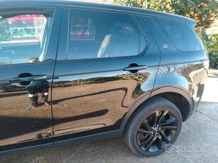 Usato 2017 Land Rover Discovery Sport 2.0 Diesel 179 CV (19.000 €)