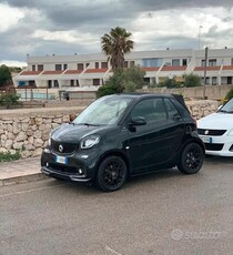 Usato 2019 Smart ForTwo Cabrio 1.0 Benzin 71 CV (17.000 €)