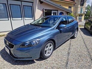 Volvo V40 D2