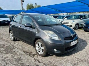 TOYOTA Yaris 1.3 5 porte AUTOMATICA Sol Benzina