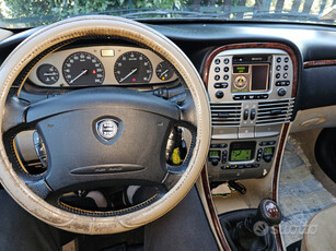 Usato 2003 Lancia Lybra 1.6 Benzin 103 CV (900 €)