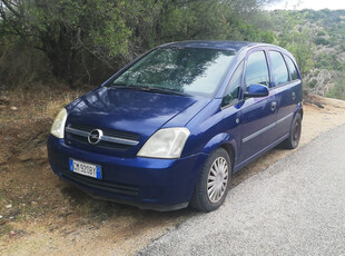 Usato 2004 Opel Meriva Diesel (1.500 €)