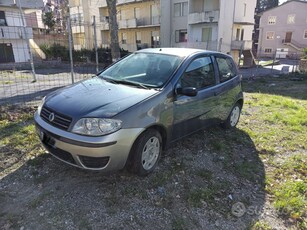 Usato 2005 Fiat Punto 1.9 Diesel 86 CV (550 €)