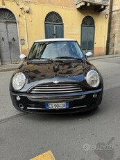 Usato 2005 Mini Cooper 1.6 Benzin 116 CV (2.800 €)