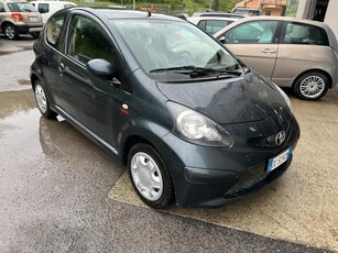 Usato 2006 Toyota Aygo 1.0 Benzin 68 CV (3.500 €)