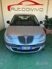 Usato 2011 Lancia Ypsilon 1.2 Benzin 69 CV (1.900 €)