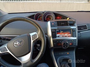 Usato 2015 Toyota Corolla Verso 1.6 Diesel 111 CV (6.900 €)