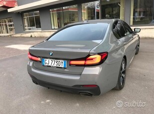 Usato 2022 BMW 520 2.0 El_Hybrid 190 CV (45.000 €)