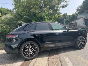 Usato 2022 Porsche Macan 2.0 Benzin 265 CV (73.500 €)