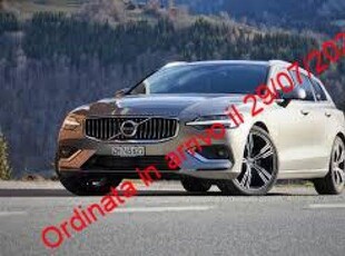 VOLVO V60 B4 automatico Ultimate Dark Elettrica/Benzina