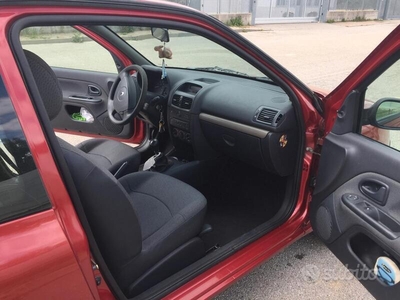 Usato 2004 Renault Clio II 1.5 Diesel 65 CV (1.500 €)