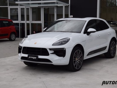 2020 PORSCHE Macan