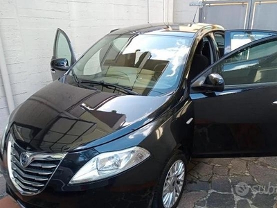 Lancia y ypsilon nera 3 serie 1.3 mjet 95cv 2012