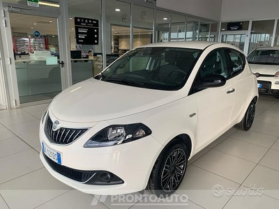 Lancia Ypsilon 1.0 firefly hybrid gold s&s 70cv