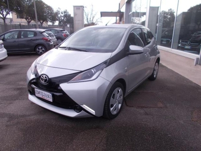 Toyota Aygo 1.0 VVT-i 69 CV 5 porte x-play usato