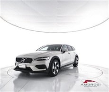 Volvo V60 Cross Country D4 AWD Geartronic Business Plus del 2019 usata a Corciano