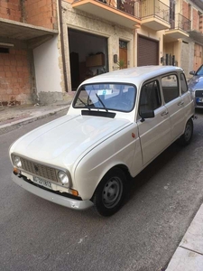 Usato 1987 Renault R4 1.0 Benzin 33 CV (7.500 €)