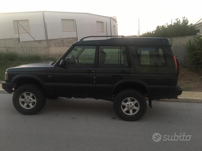 Usato 2003 Land Rover Discovery 2 2.5 Diesel 138 CV (8.500 €)
