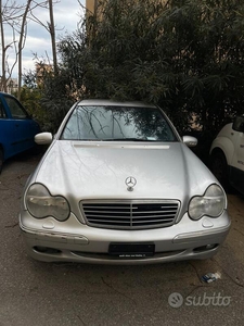 Usato 2003 Mercedes C220 2.2 Diesel 125 CV (900 €)