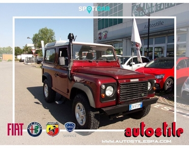 Usato 2005 Land Rover Defender 2.5 Diesel 122 CV (25.890 €)