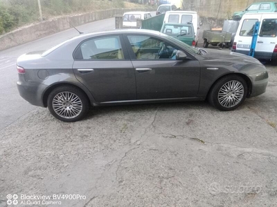 Usato 2007 Alfa Romeo 159 1.9 Diesel 150 CV (2.500 €)