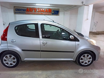 Usato 2011 Peugeot 107 1.0 Benzin 68 CV (5.700 €)