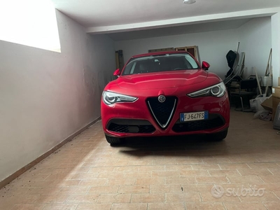 Usato 2017 Alfa Romeo Stelvio 2.0 Benzin 280 CV (26.000 €)