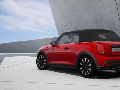 Usato 2023 Mini Cooper Cabriolet 1.5 Benzin 136 CV (35.333 €)