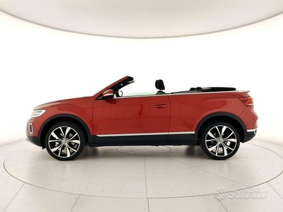 Usato 2023 VW T-Roc 1.5 Benzin (39.250 €)