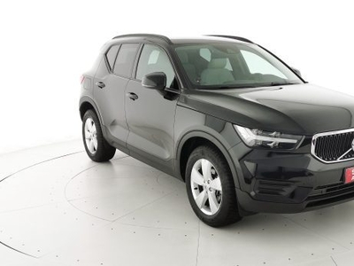 2019 VOLVO XC40